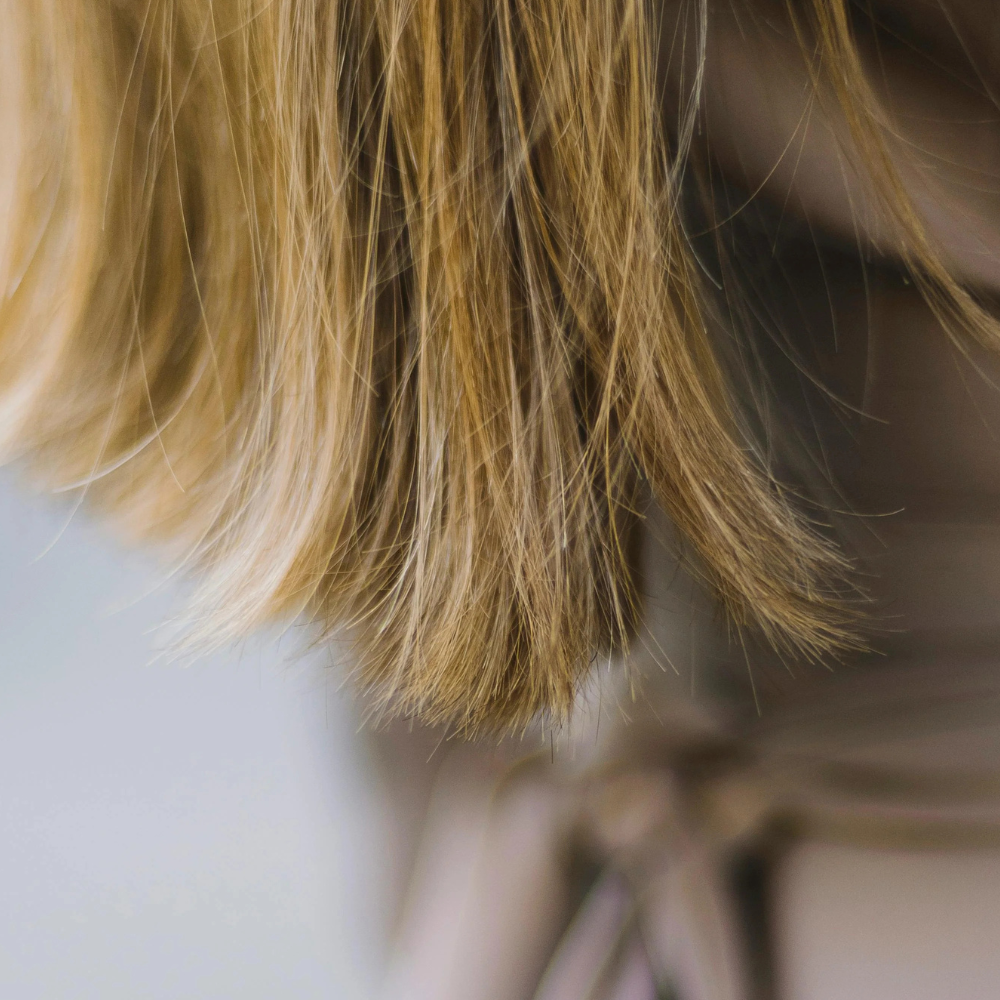 Comment garder ses cheveux lisses avec l’humidité